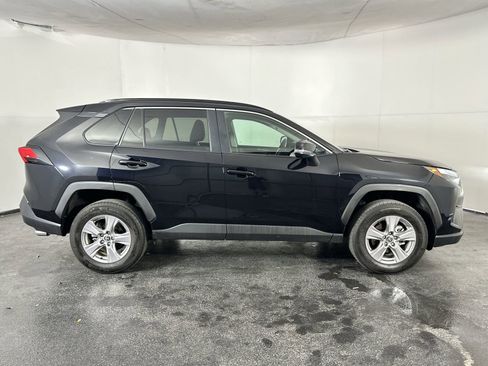 Used 2025 Toyota RAV4 XLE image 9