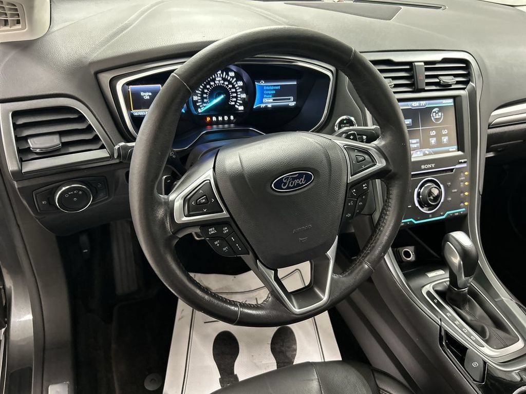 Used 2015 Ford Fusion Titanium AWD/4WD image 4