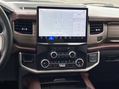 Used 2024 Ford Expedition Limited AWD/4WD image 9