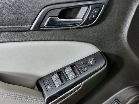 Used 2018 Chevrolet Tahoe LT w/ LT Signature Package AWD/4WD image 17