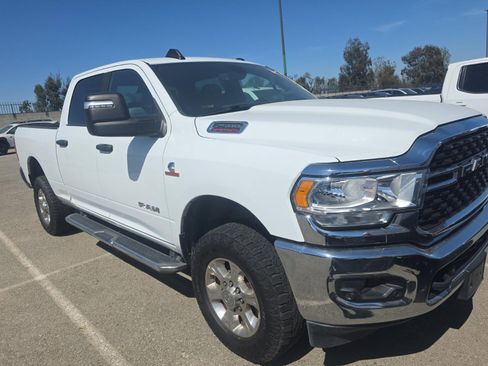 Used 2024 RAM 2500 Big Horn w/ Off Road Package AWD/4WD image 4