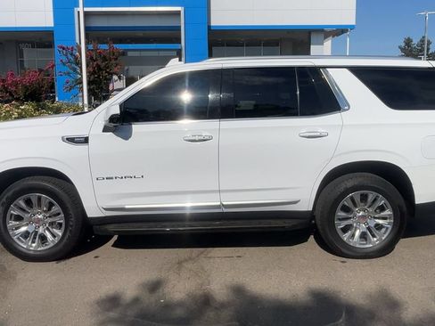 Used 2024 GMC Yukon Denali AWD/4WD image 4