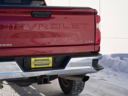 Used 2022 Chevrolet Silverado 2500 LTZ w/ LTZ Plus Package image 10