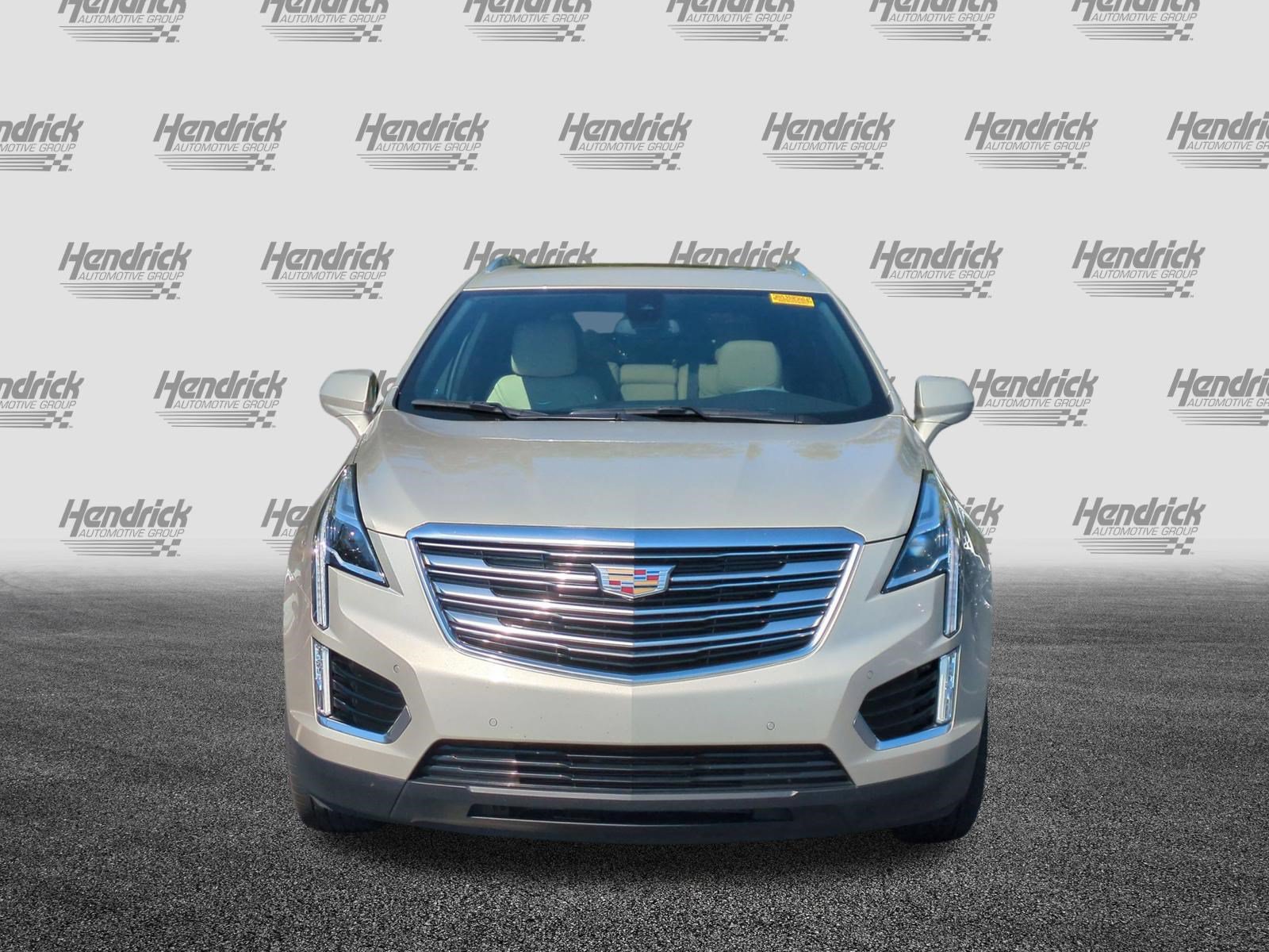 Used 2017 Cadillac XT5 Premium Luxury FWD image 3