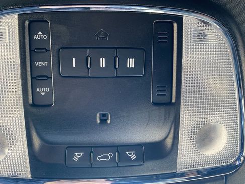 Used 2020 Jeep Grand Cherokee Altitude image 38