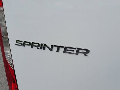 Used 2025 Mercedes-Benz Sprinter 2500 image 7