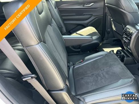 Used 2023 Jeep Grand Cherokee L Laredo AWD/4WD image 23