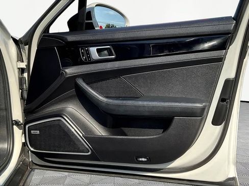 Used 2021 Porsche Panamera RWD image 29