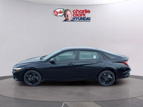 New 2026 Hyundai Elantra Sport FWD image 2