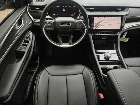 New 2026 Jeep Grand Cherokee Limited RWD image 10