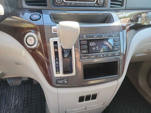 Used 2017 Nissan Quest SV image 25