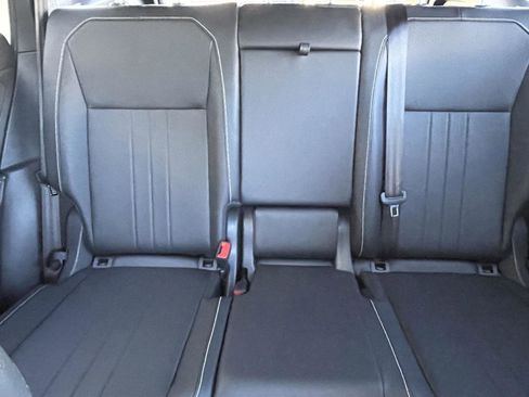 Used 2023 Volkswagen Tiguan SE R-Line image 19