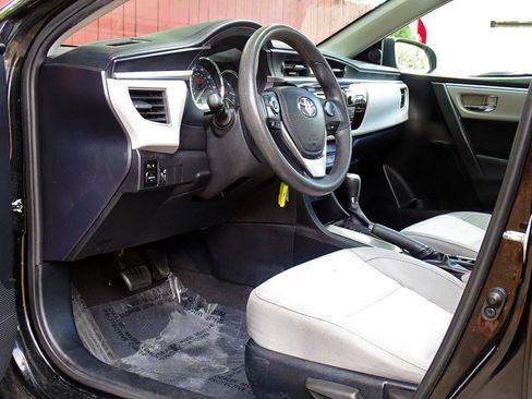 Used 2014 Toyota Corolla LE FWD image 14
