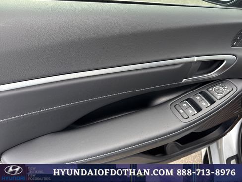 Certified 2025 Hyundai Sonata Limited FWD image 7