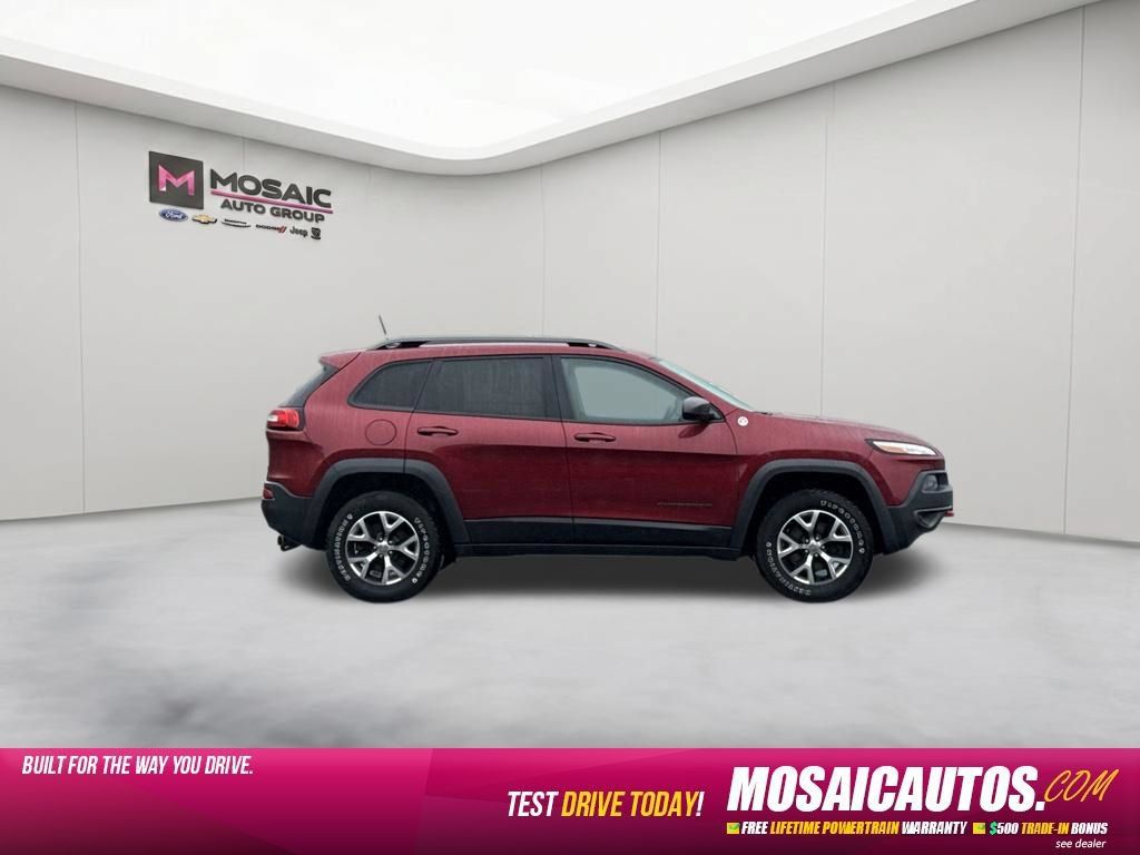 Used 2017 Jeep Cherokee Trailhawk AWD/4WD image 8