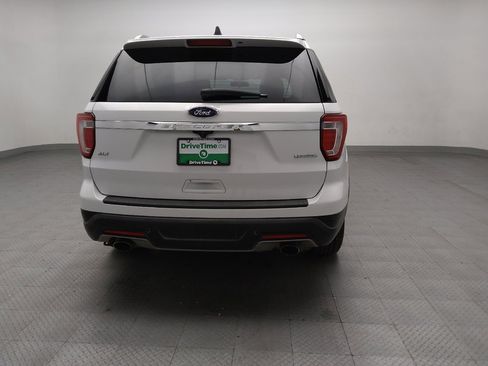 Used 2018 Ford Explorer XLT image 7