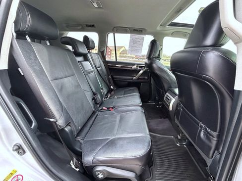 Used 2016 Lexus GX 460 image 19