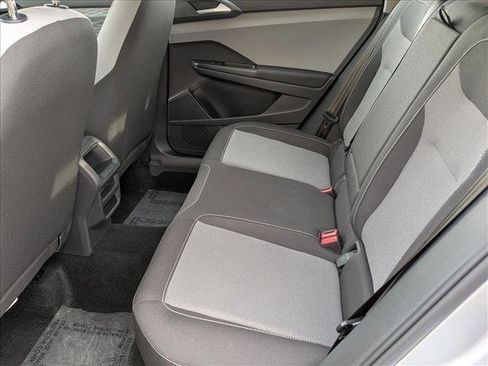 Used 2022 Volkswagen Taos S image 17