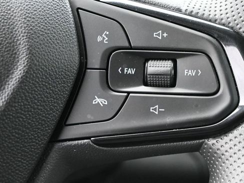 Used 2025 Chevrolet Trax LS image 18