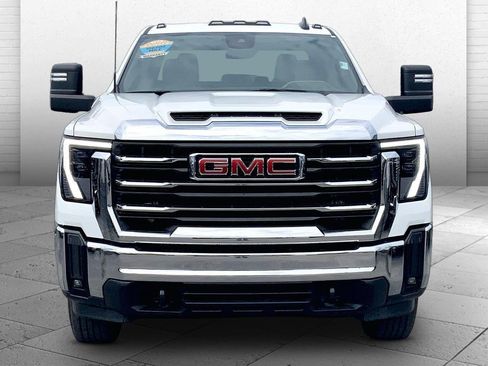 Used 2025 GMC Sierra 2500 SLE AWD/4WD image 2