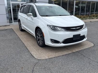 Certified 2018 Chrysler Pacifica Limited w/ Advanced Safetytec Group