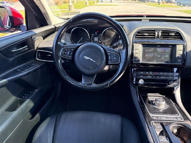 Used 2017 Jaguar XE Premium AWD/4WD image 21