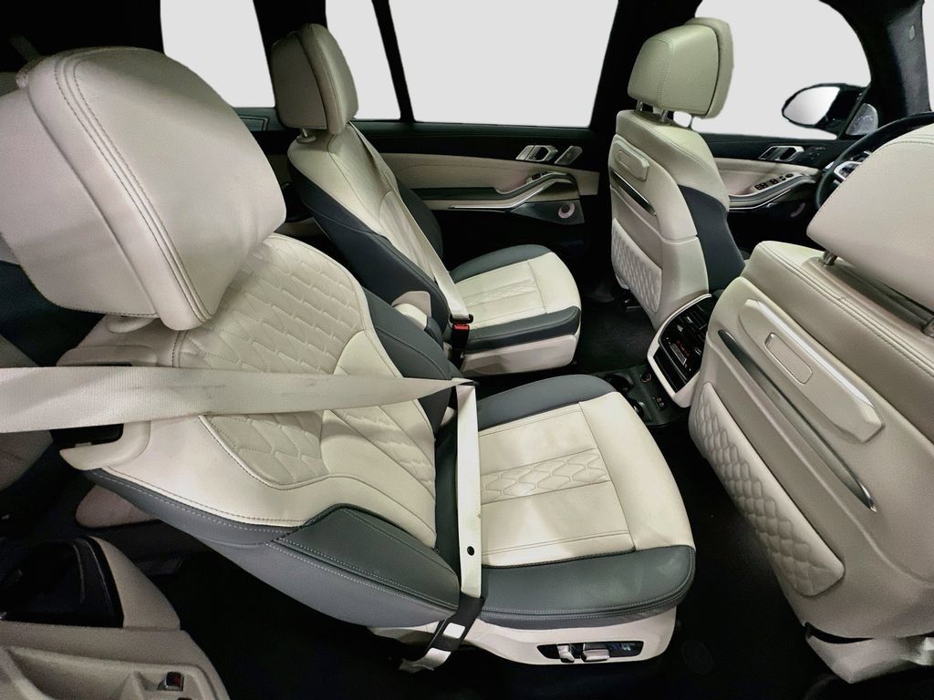 Used 2026 BMW X7 M60i AWD/4WD image 29