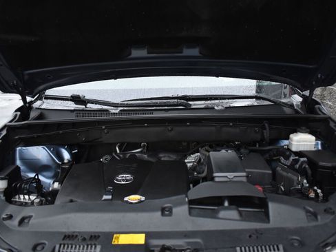 Certified 2017 Toyota Highlander SE image 27