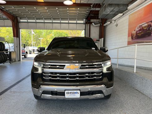 Used 2024 Chevrolet Silverado 1500 LTZ image 2