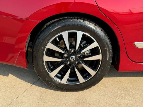 Used 2018 Nissan Altima 2.5 SV w/ 2.5 SV Technology Package FWD image 8