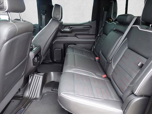 Used 2024 GMC Sierra 1500 AT4X image 8