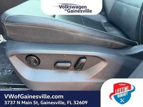 Used 2023 Volkswagen Atlas SE FWD image 17