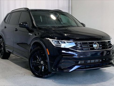 Used 2024 Volkswagen Tiguan SE R-Line FWD image 34