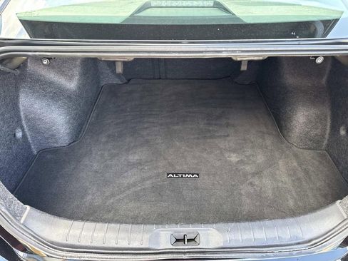 Used 2025 Nissan Altima 2.5 SV FWD image 9