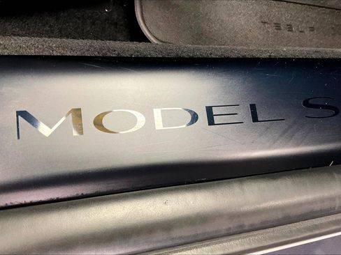 Used 2022 Tesla Model S Plaid image 7