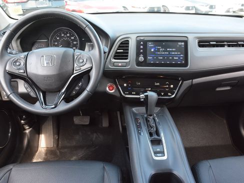 Used 2019 Honda HR-V Touring image 14