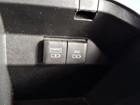 Used 2023 Toyota Camry SE FWD image 23
