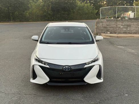 Used 2018 Toyota Prius Prime Plus w/ Carpet Mat Package image 8