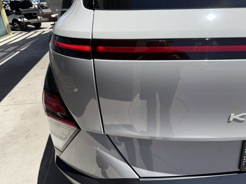 Used 2024 Hyundai Kona Limited FWD image 14