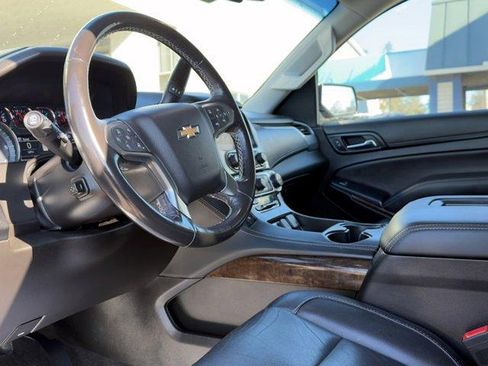 Used 2018 Chevrolet Tahoe LT w/ Luxury Package AWD/4WD image 8