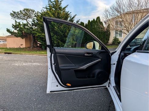 Used 2019 Lexus IS 300 F Sport w/ F Sport Package image 10