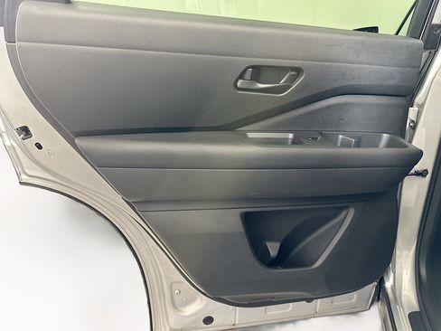 Used 2025 Nissan Pathfinder SV FWD image 26