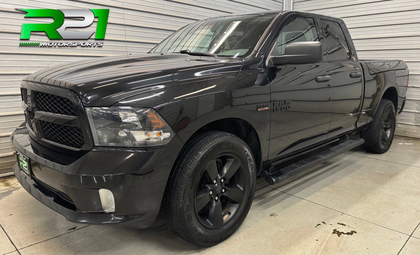 Used 2018 RAM 1500 Express w/ Black Ram 1500 Express Group AWD/4WD image 1