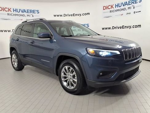 Used 2021 Jeep Cherokee Latitude Lux w/ Comfort/Convenience Group AWD/4WD image 3