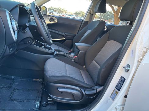 Used 2025 Kia Soul LX w/ LX Technology Package image 22