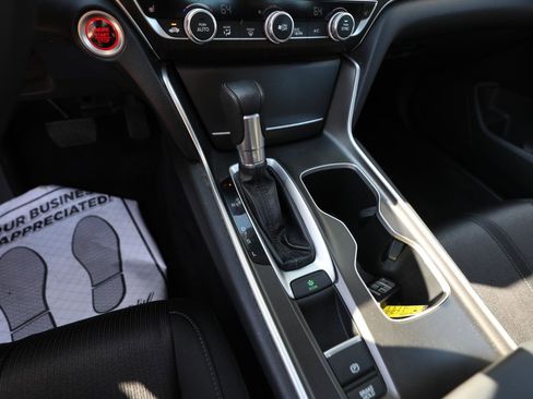 Used 2020 Honda Accord EX image 17