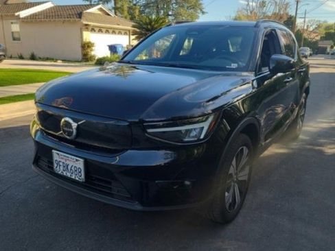 Used 2023 Volvo XC40 Recharge Plus image 1