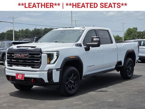 Used 2025 GMC Sierra 2500 AT4 AWD/4WD image 3