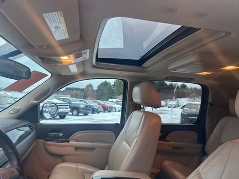 Used 2013 GMC Yukon XL Denali image 38