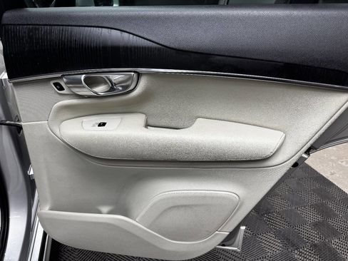 Used 2020 Volvo XC90 T5 Momentum w/ Protection Package Premier image 52